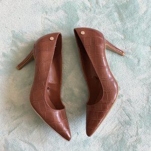 *NWOT* Calvin Klein Croc Embossed Heels